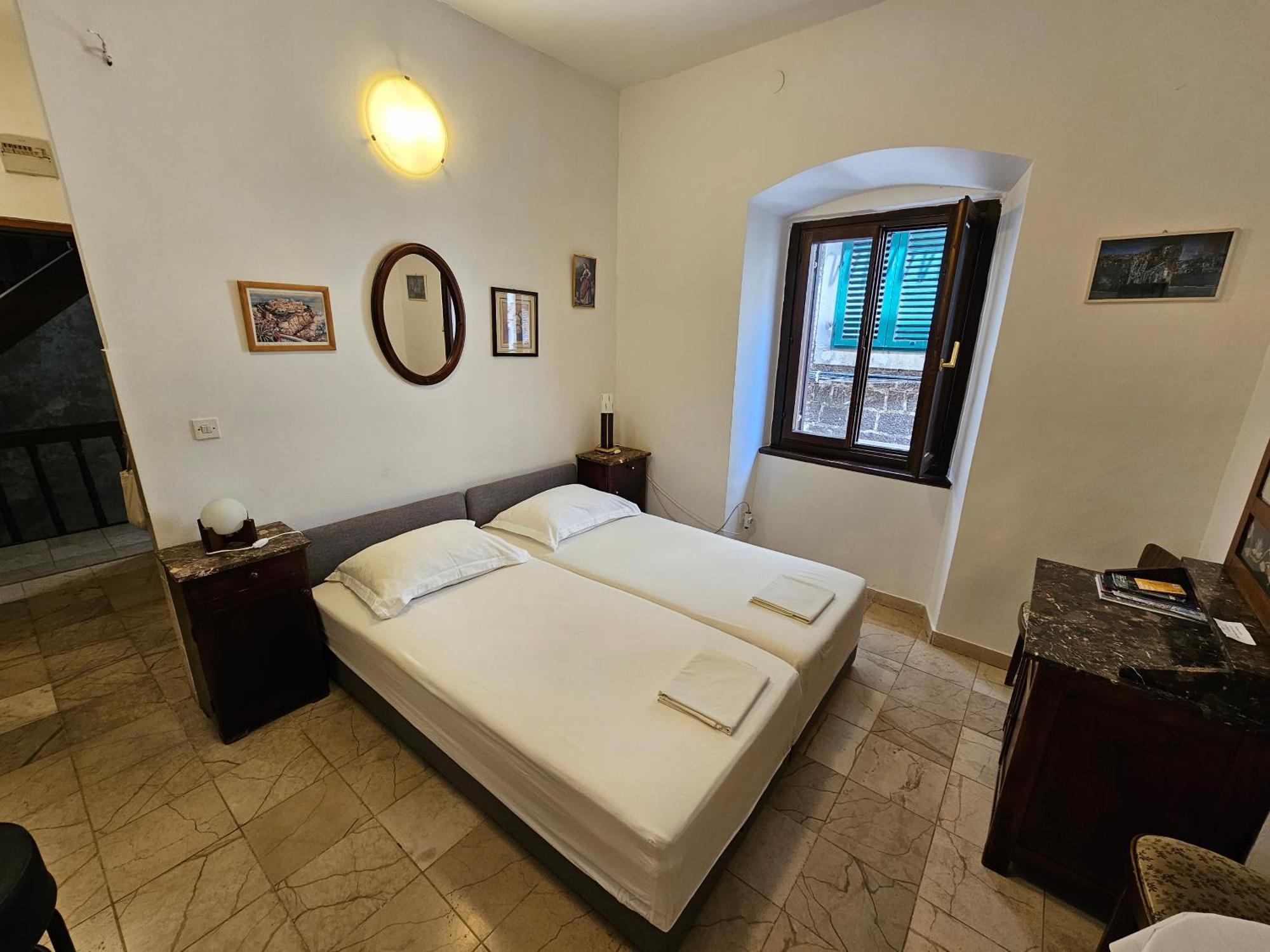 Center Room D16 In The Ancient Roman Palace Split Extérieur photo