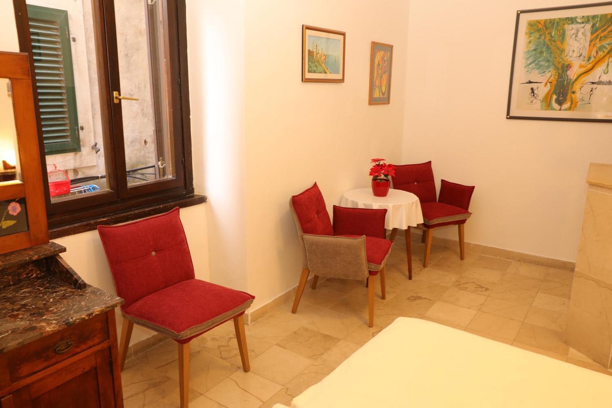 Center Room D16 In The Ancient Roman Palace Split Extérieur photo